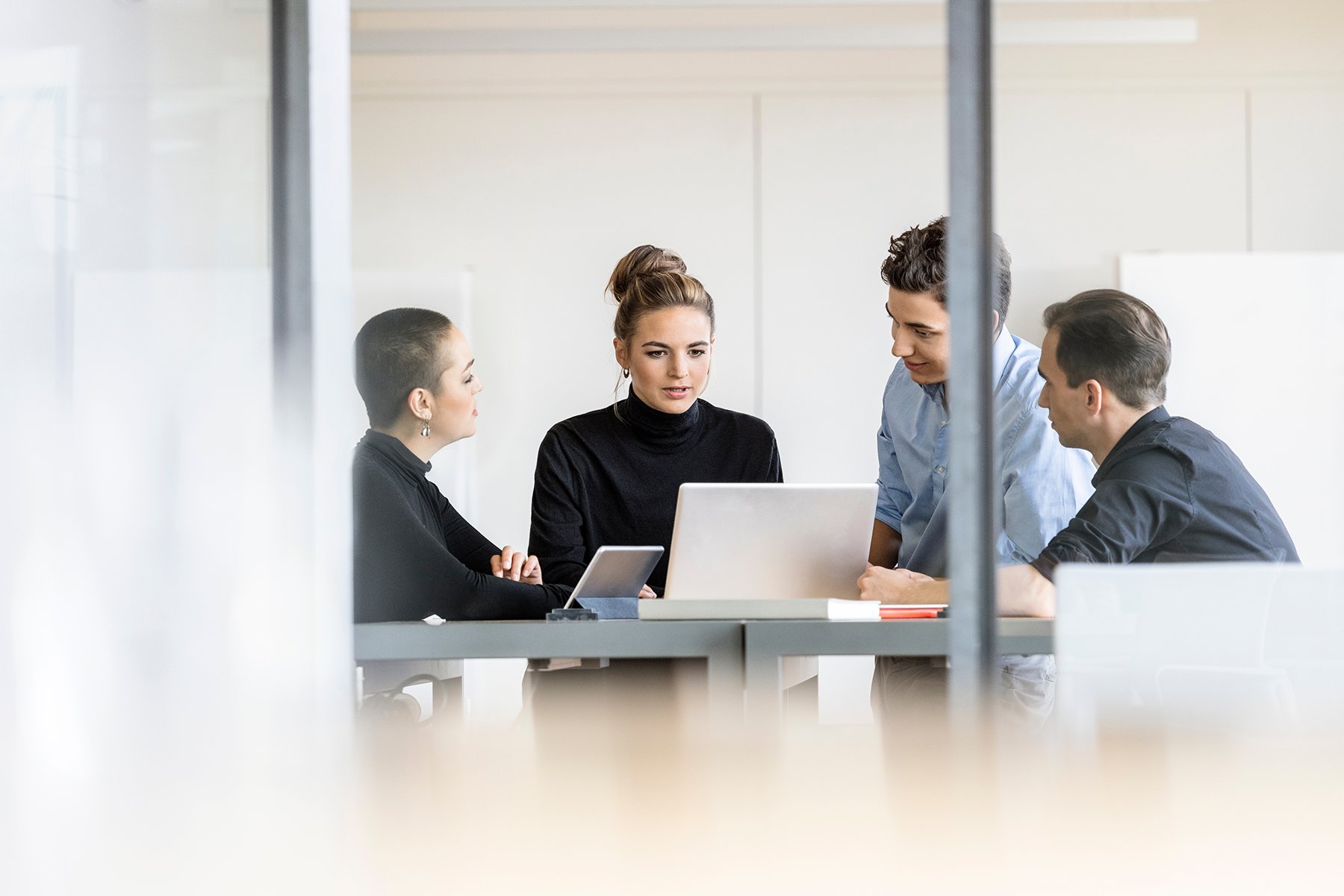 Business people having a meeting_high
